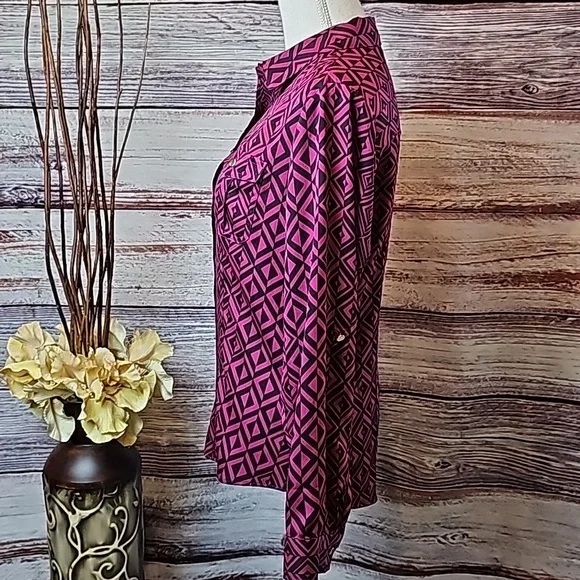 NEW DANA BUCHMAN CRANBERRY & BLACK LONG ROLL TAB SLEEVE BUTTON UP BLOUSE - Picture 3 of 16